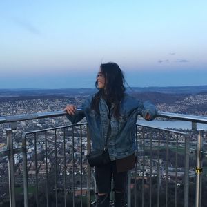 Meet your Posher, Chloe